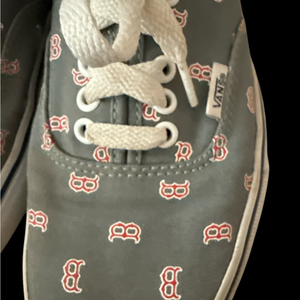 Vans Women’s Limited Edition Boston Red Socks Sneakers ⚾️ - Picture 3 of 8
